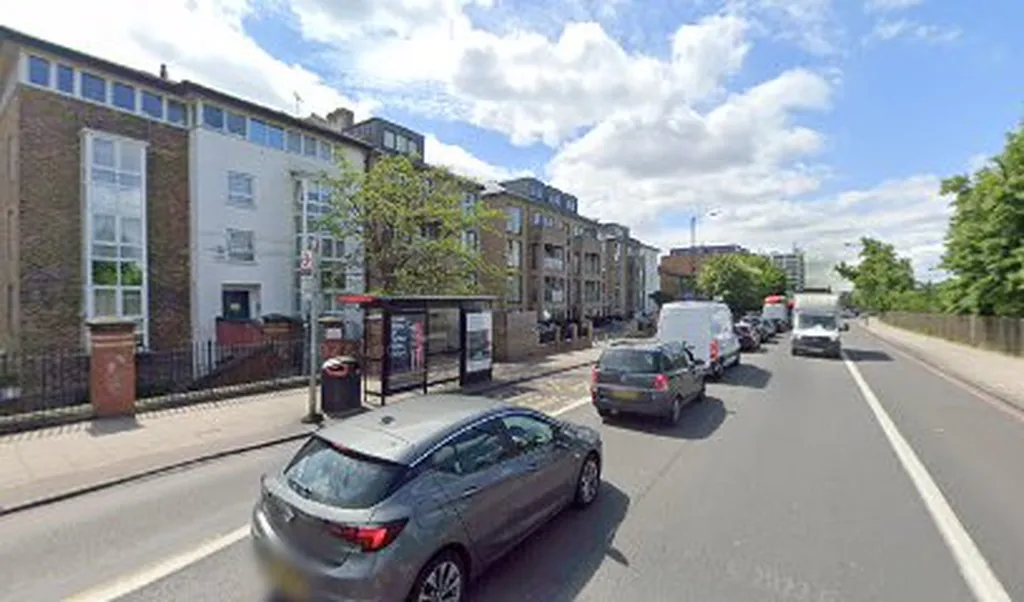 Alexandra Grove (Stop P)