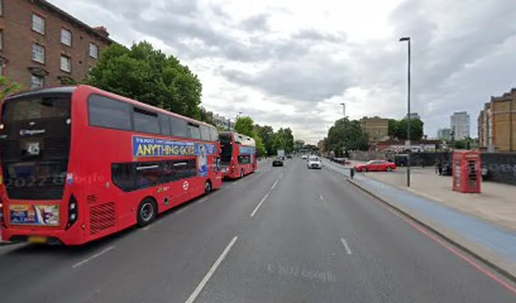 Bow Road Station (Stop Y)