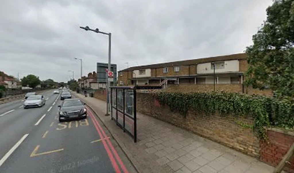 Brentfield Road (Stop N)