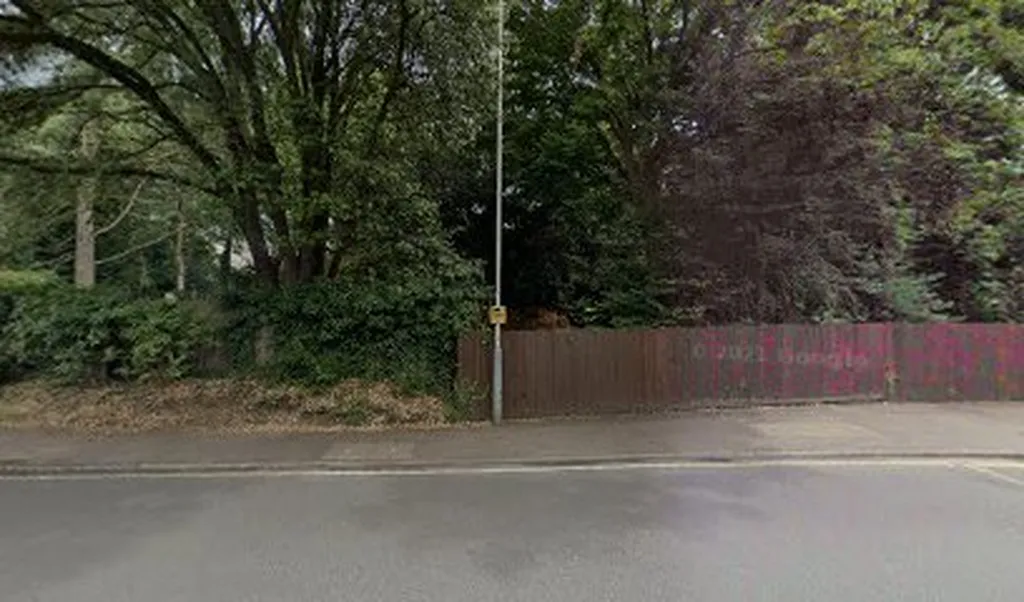 Bridle Road (Stop E)