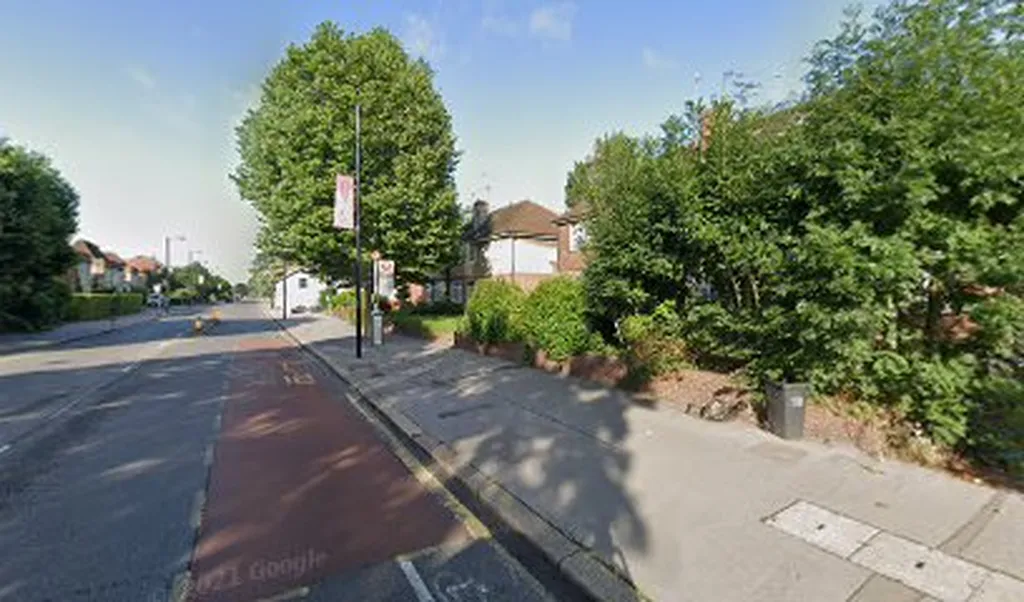 Brighton Road / Purley Downs Road (Stop J)