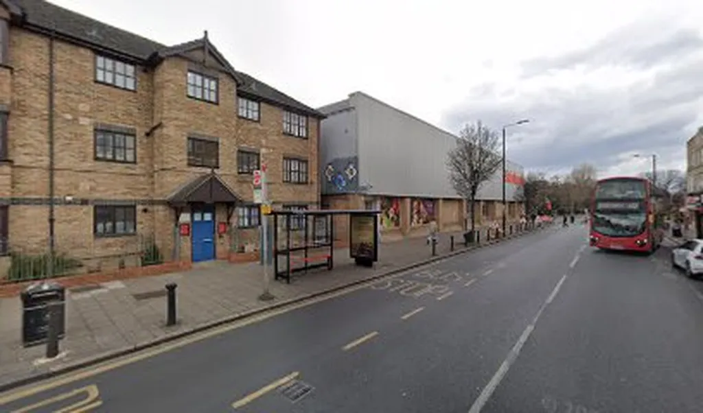 Brixton Water Lane (Stop M)