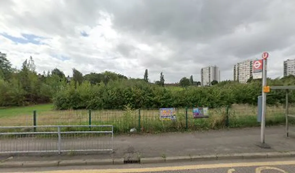 Broadmead Road Chigwell Road (Stop U)