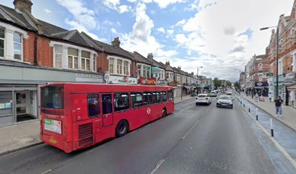 Broadwater Road (Stop J)