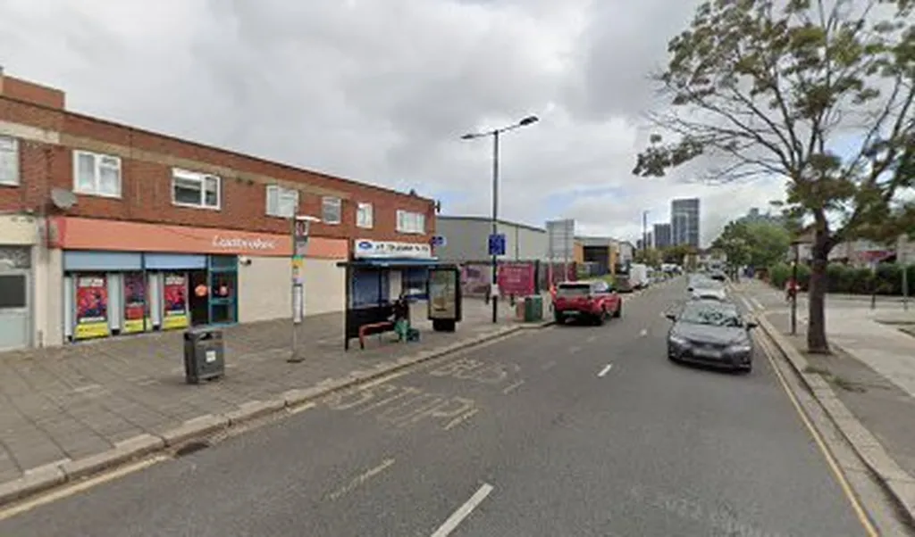 Brooklands Drive (Stop M)