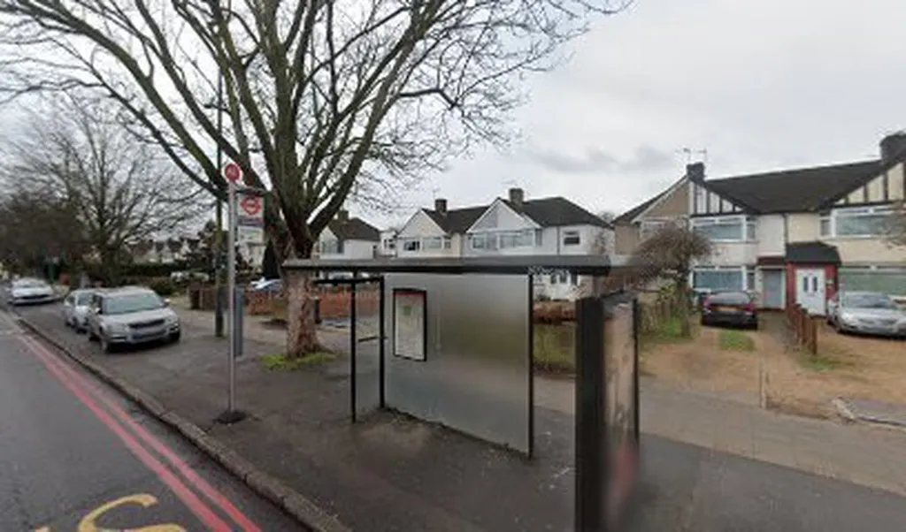 Browells Lane Uxbridge Rd (Stop AL)