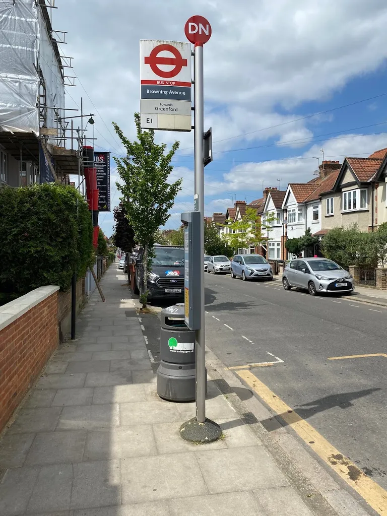 Browning Avenue (Stop DN)