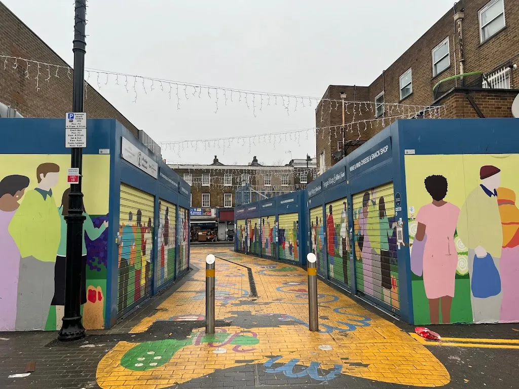 Bruce Grove Station (Stop J)