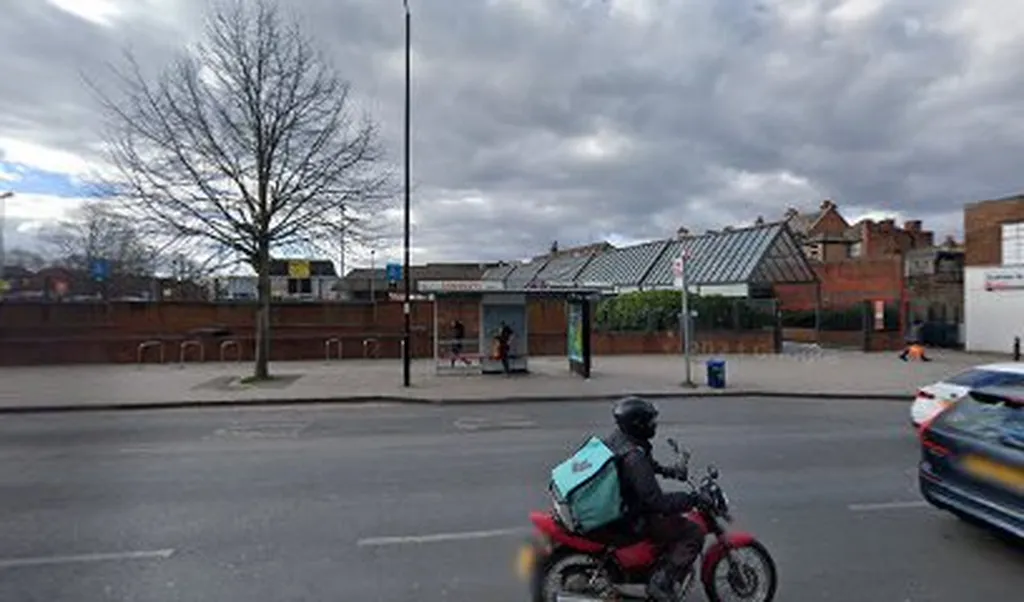 Burnt Ash Road / Lee Road (Stop H)