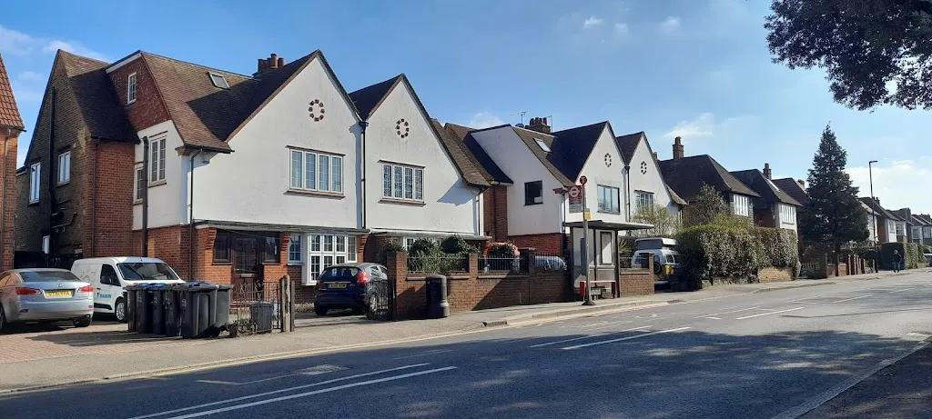 Bushey Road (Stop T)