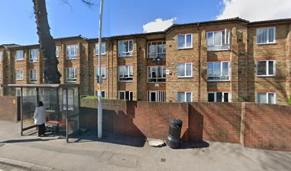 Cambridge Road (Stop H)