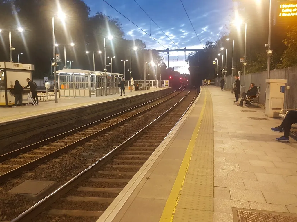 Canonbury Station (Stop CP)