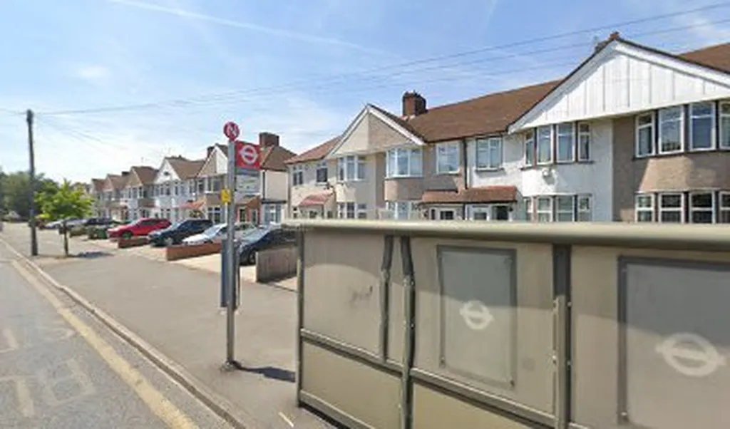 Canterbury Avenue (Stop N)