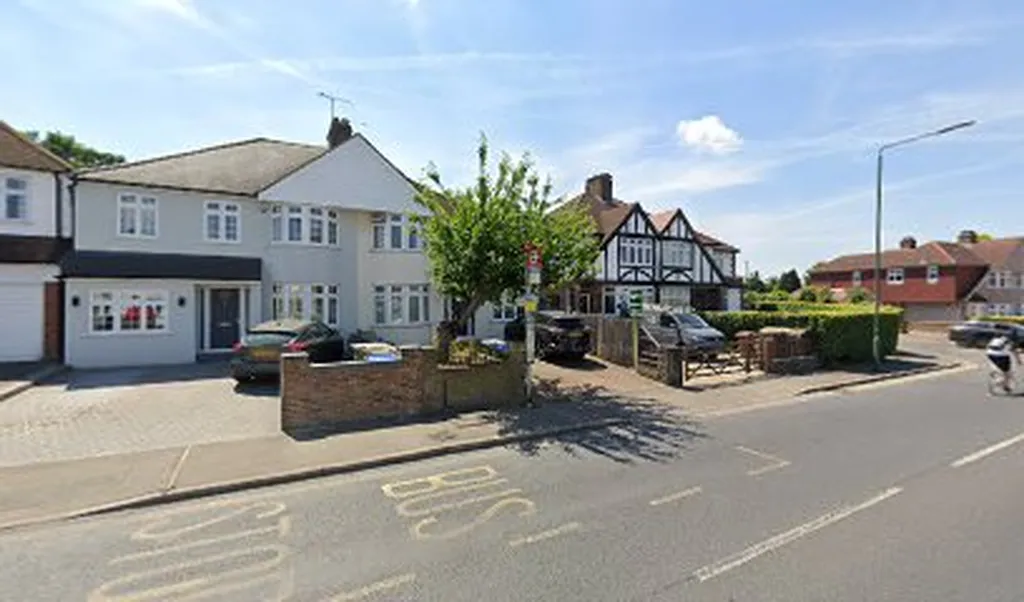 Carisbrooke Avenue (Stop C)