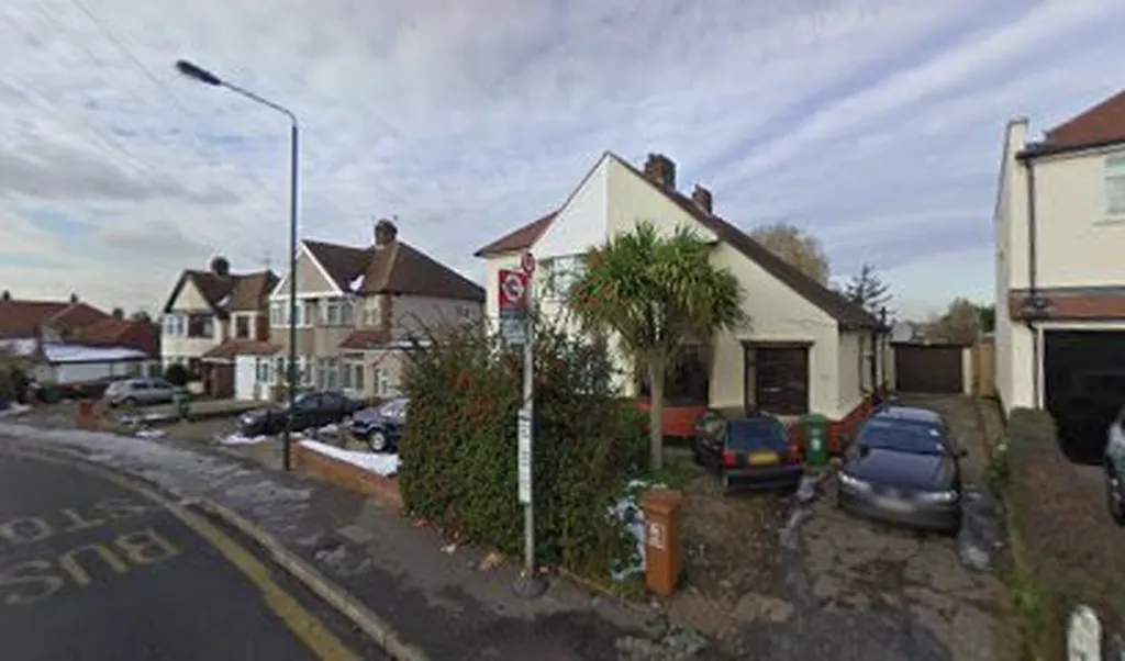 Carisbrooke Avenue (Stop U)