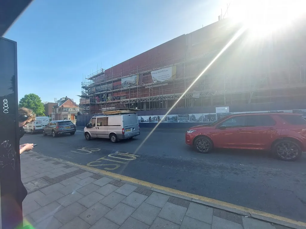 Carlton Road (Stop R)