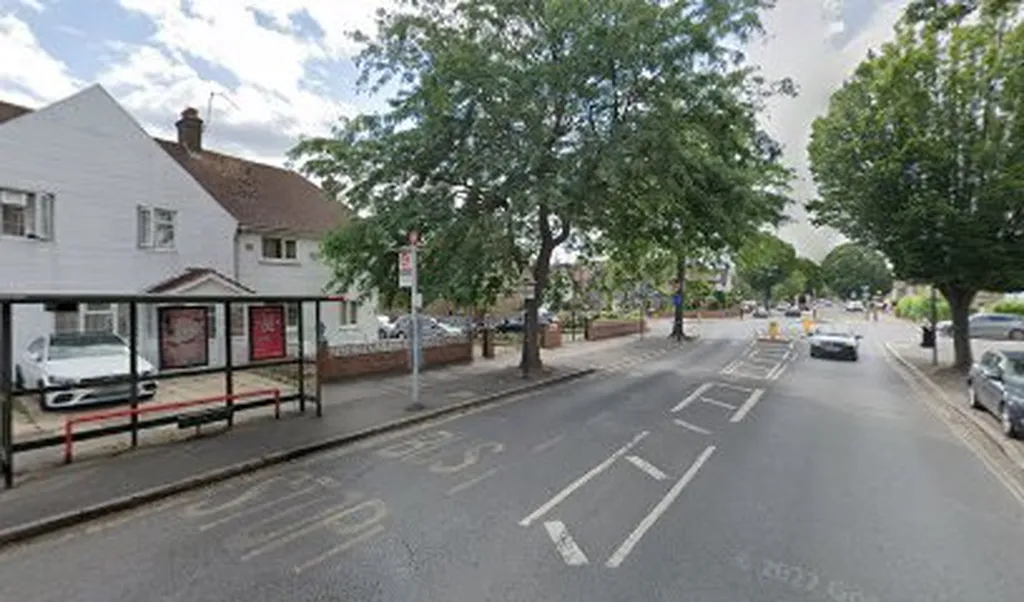 Carlyle Avenue (Stop SD)