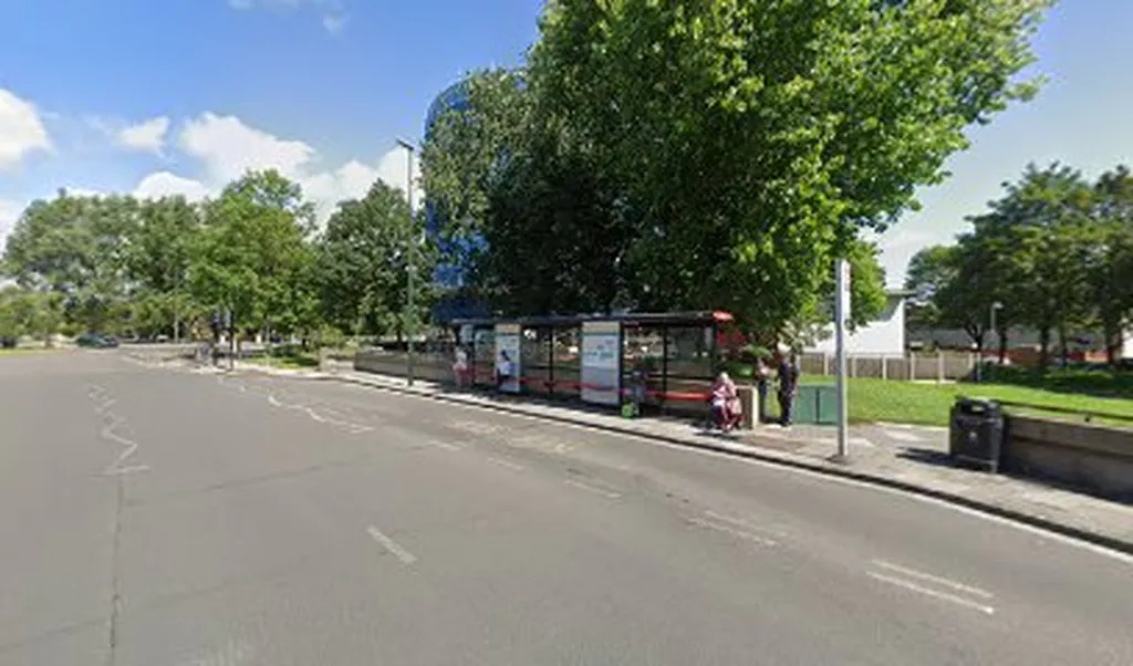 Carlyle Road Crossway (Stop SJ)