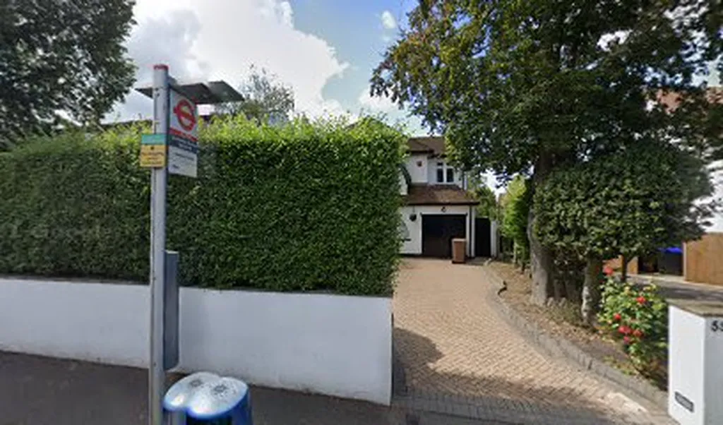 Carshalton Beeches Station