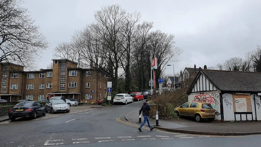 Carshalton Station (Stop B)