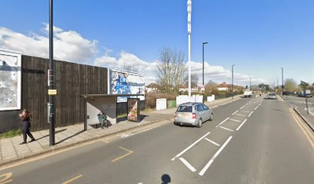 Cassiobury Avenue (Stop G)