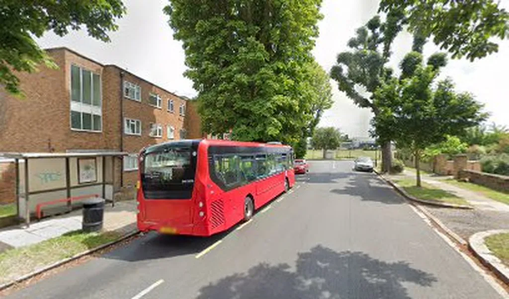 Cavendish Road (Stop AR)