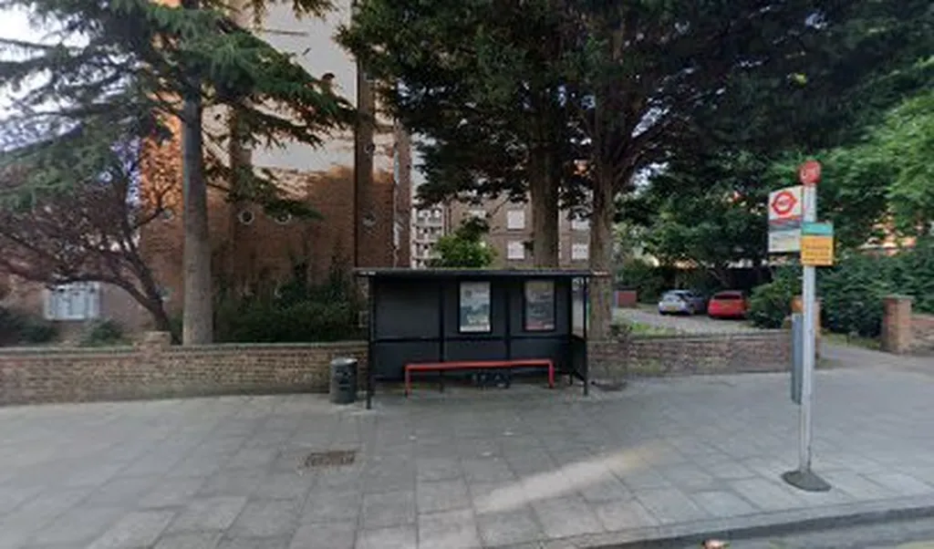 Cazenove Road / Geldeston Road