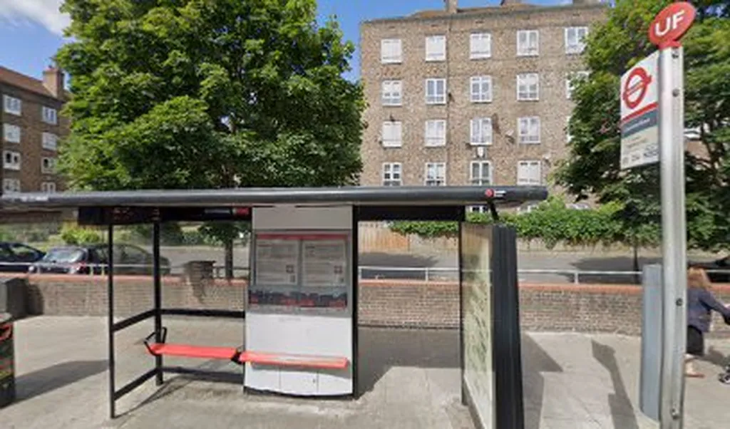 Cazenove Road (Stop UF)