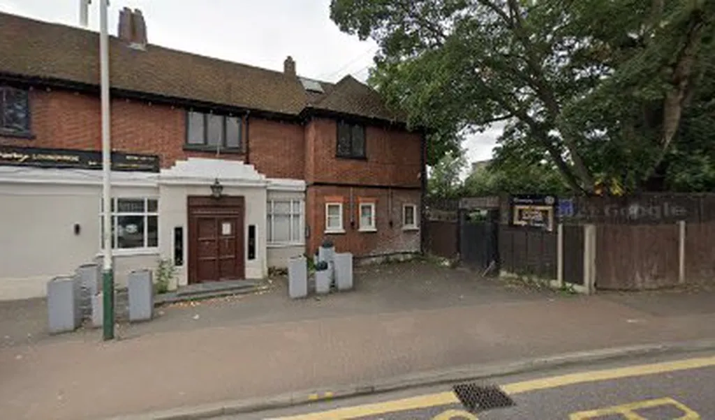 Cedar Road (Stop NB)