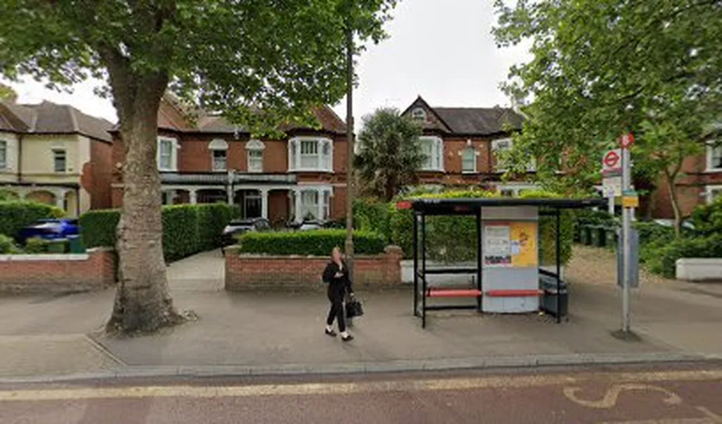 Cemetery Lane (Stop B)