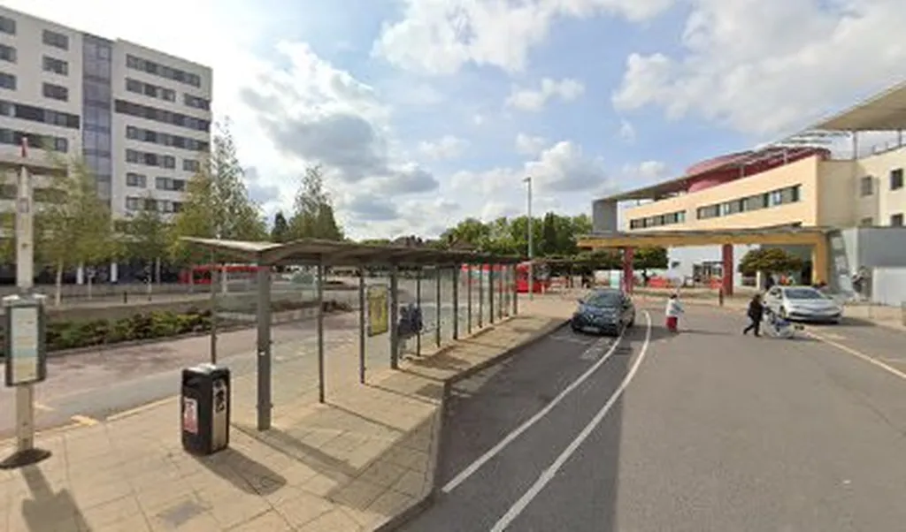 Central Middlesex Hospital (Stop B)