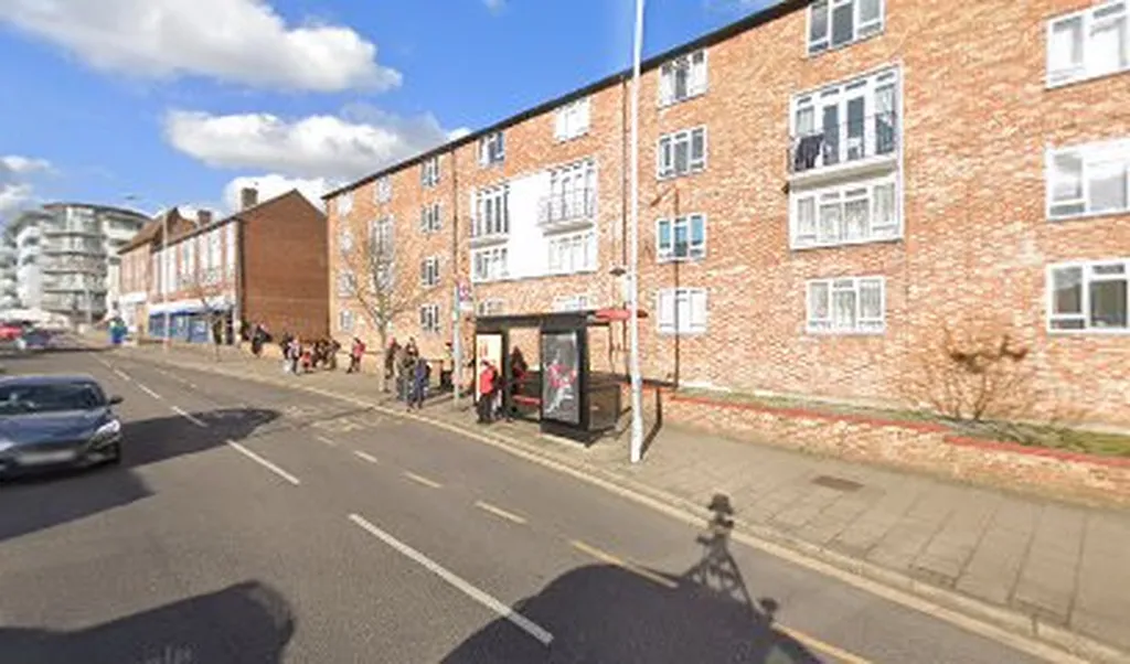 Chadwell Heath High Road (Stop R)