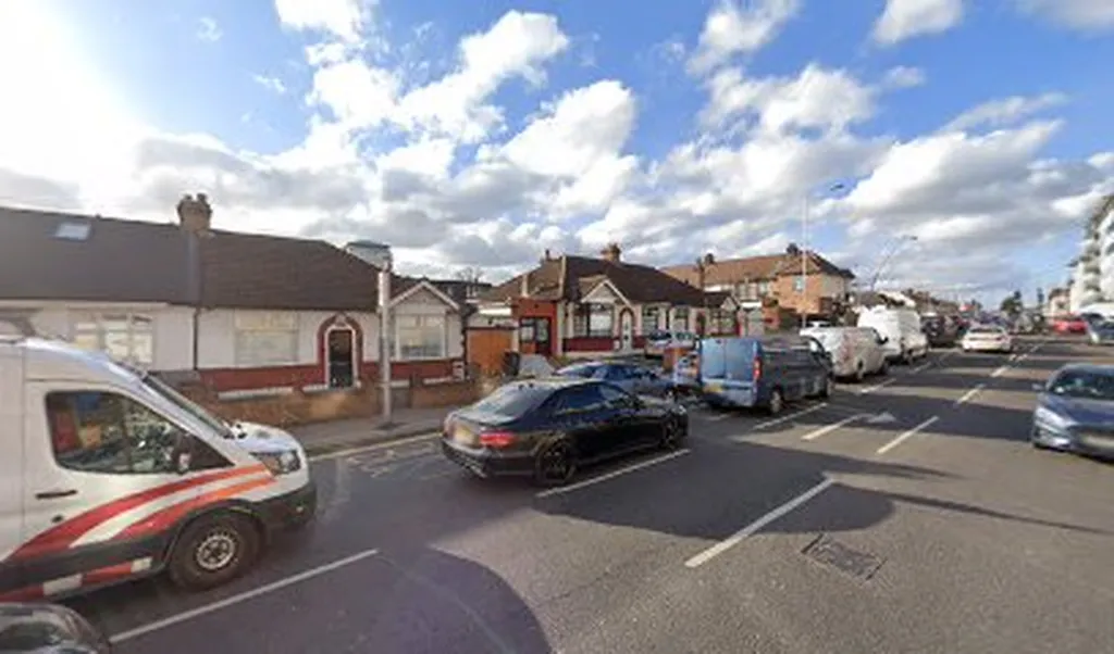 Chadwell Heath High Road (Stop W)