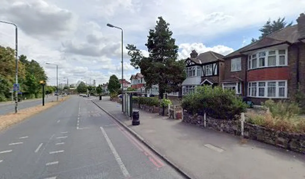 Chalgrove Avenue (Stop MB)