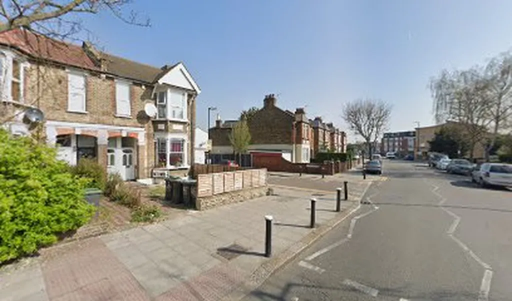 Chalgrove Road (Stop NM)