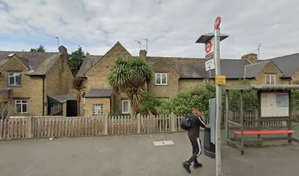 Challis Road (Stop BX)