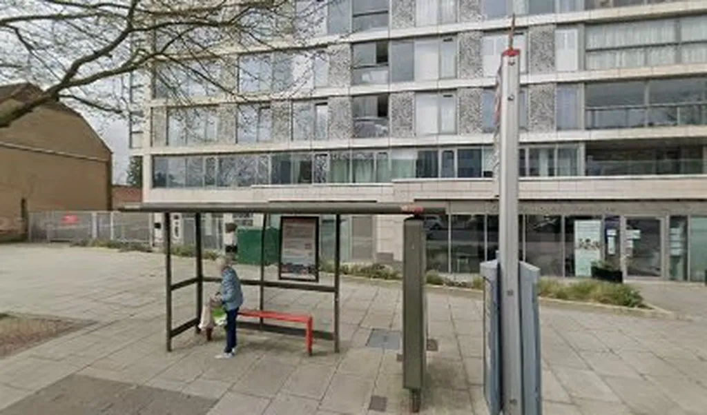 Chandos Avenue (Stop K)