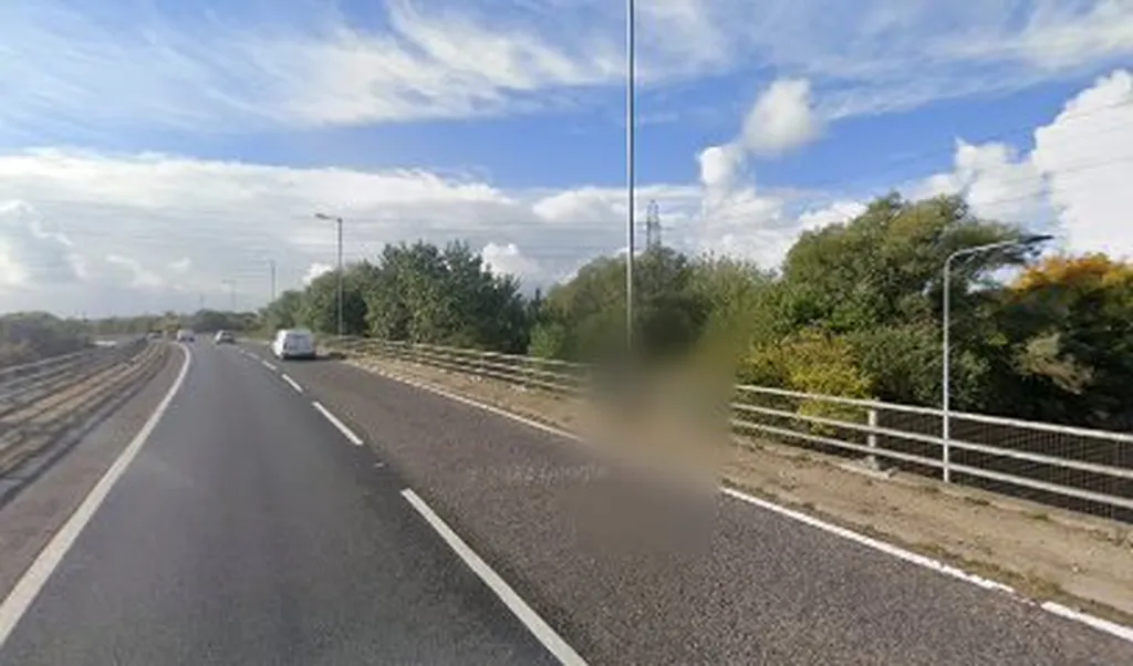 Charlie Browns Roundabout (Stop R)