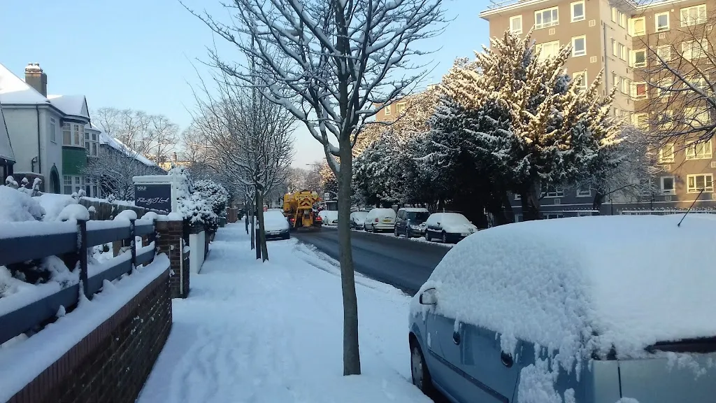 Charlton Road / Victoria Way