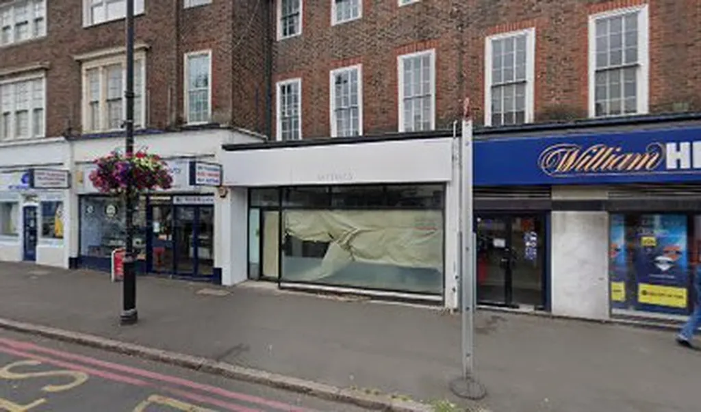 Cheam Broadway (Stop B)