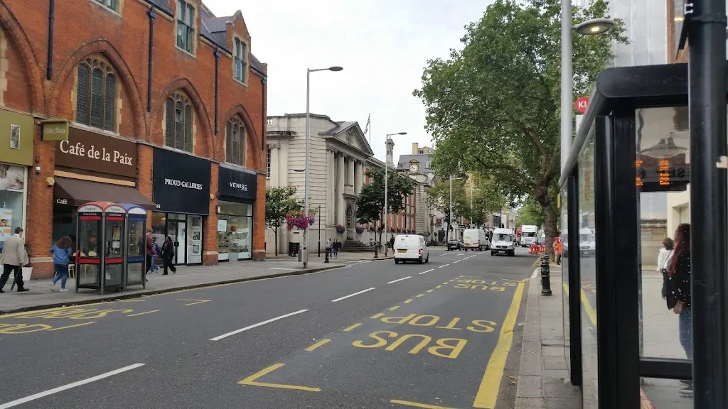 Chelsea Old Town Hall (Stop KL)