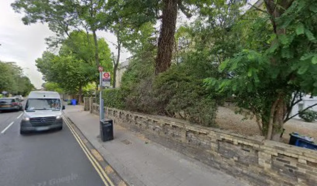 Chertsey Road (Stop N)